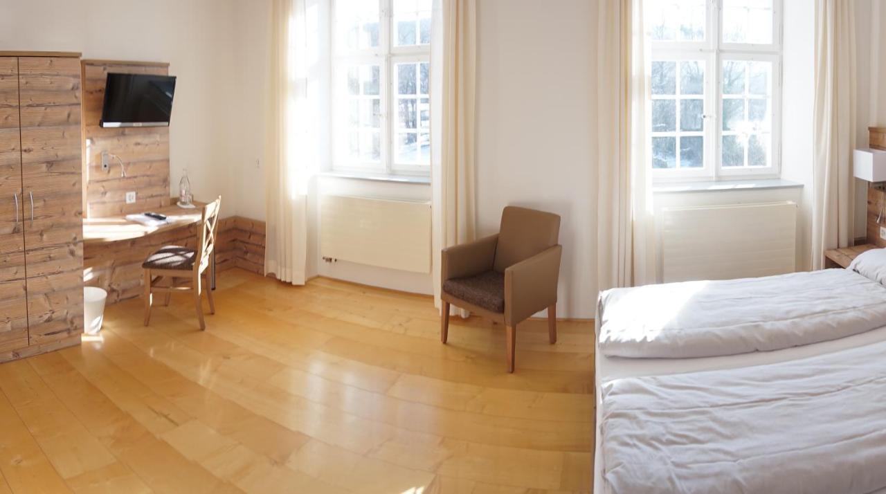 Klosterhotel Kreuz Mariastein Екстер'єр фото