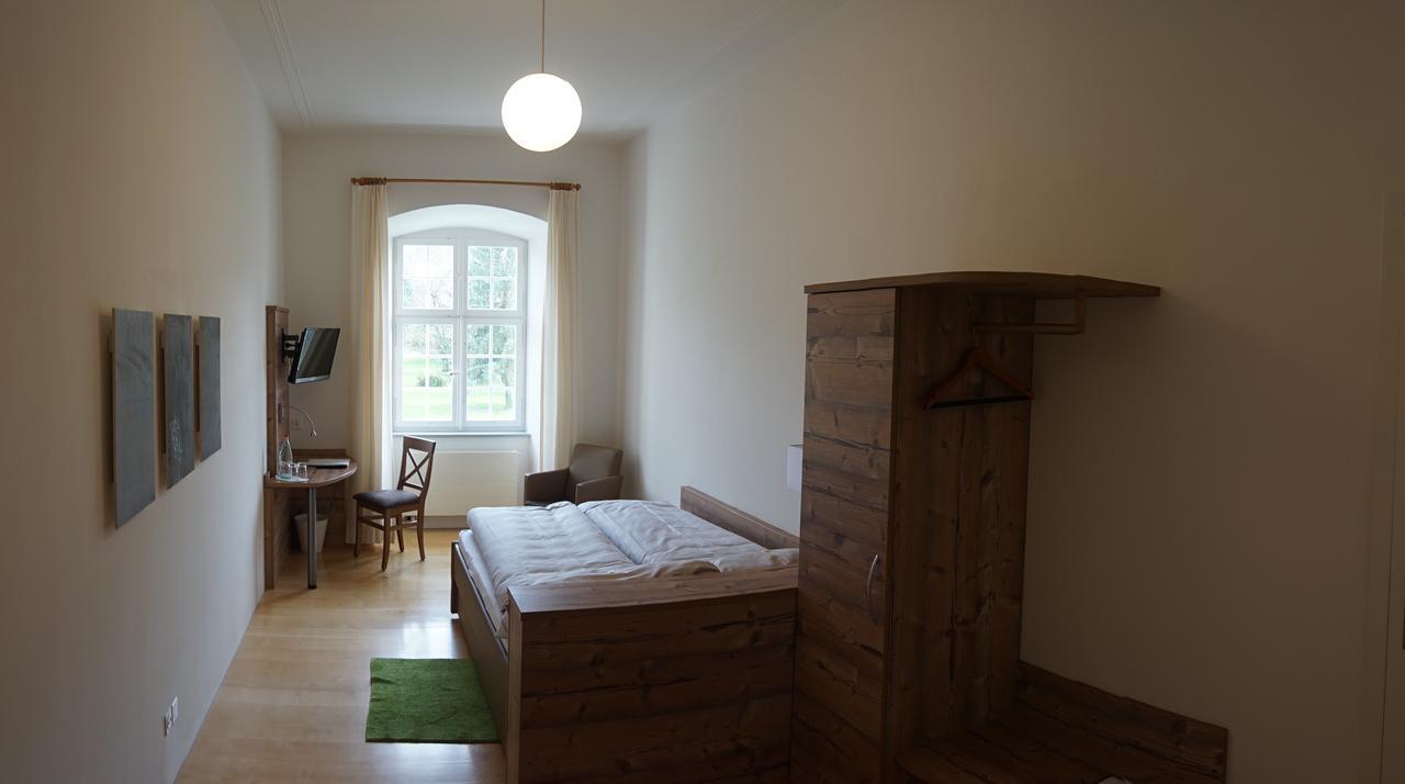 Klosterhotel Kreuz Mariastein Екстер'єр фото